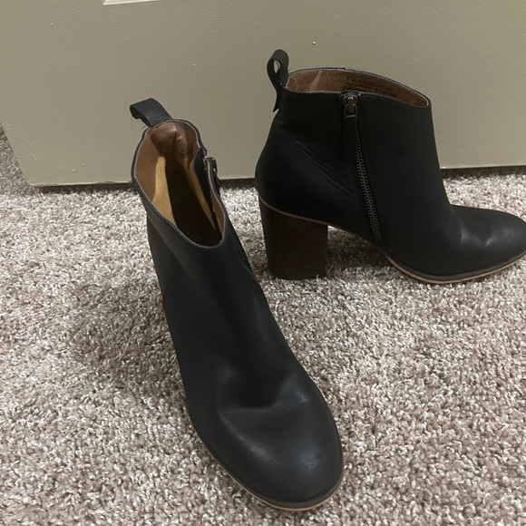 BP Lance Block Heel Bootie - Picture 3 of 8
